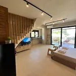 Athilia شقة فندقية 4*