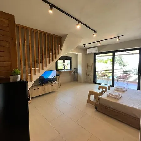 Athilia Aparthotel 4*